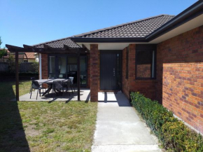 Twin Oak Avenue, 4 bedroom residential home